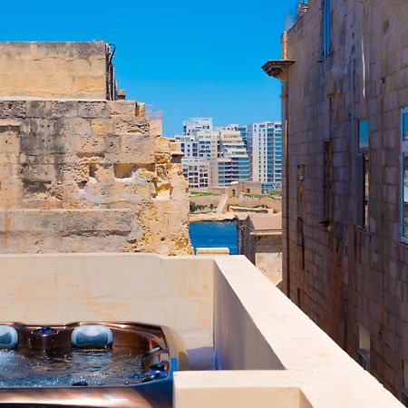 Exquisite 3-Bedroom Duplex Penthouse With Jacuzzi In Valletta Centre Ngoại thất bức ảnh