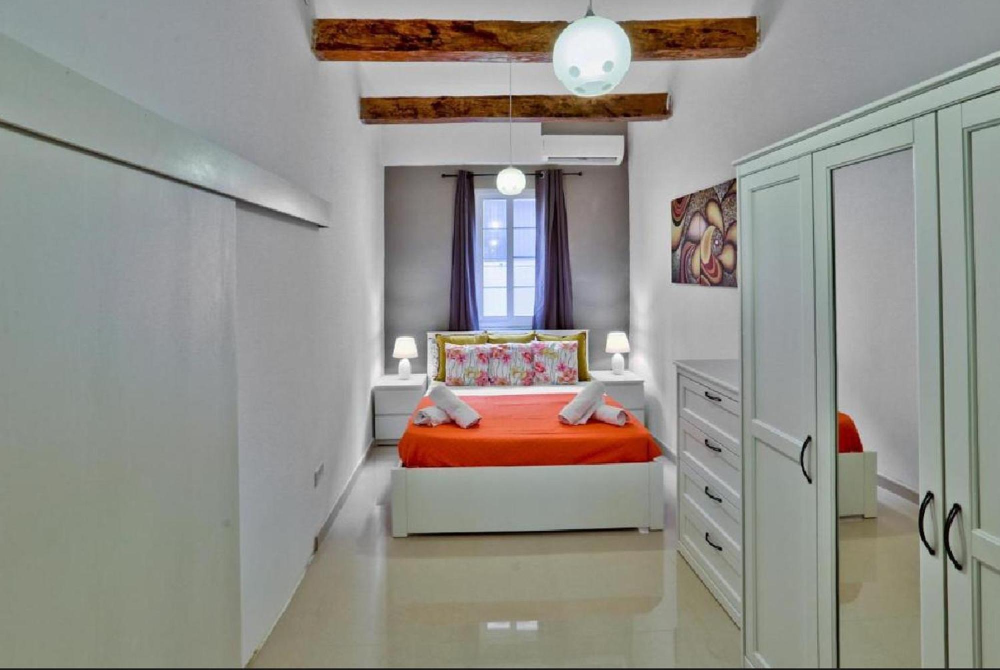 Exquisite 3-Bedroom Duplex Penthouse With Jacuzzi In Valletta Centre Ngoại thất bức ảnh