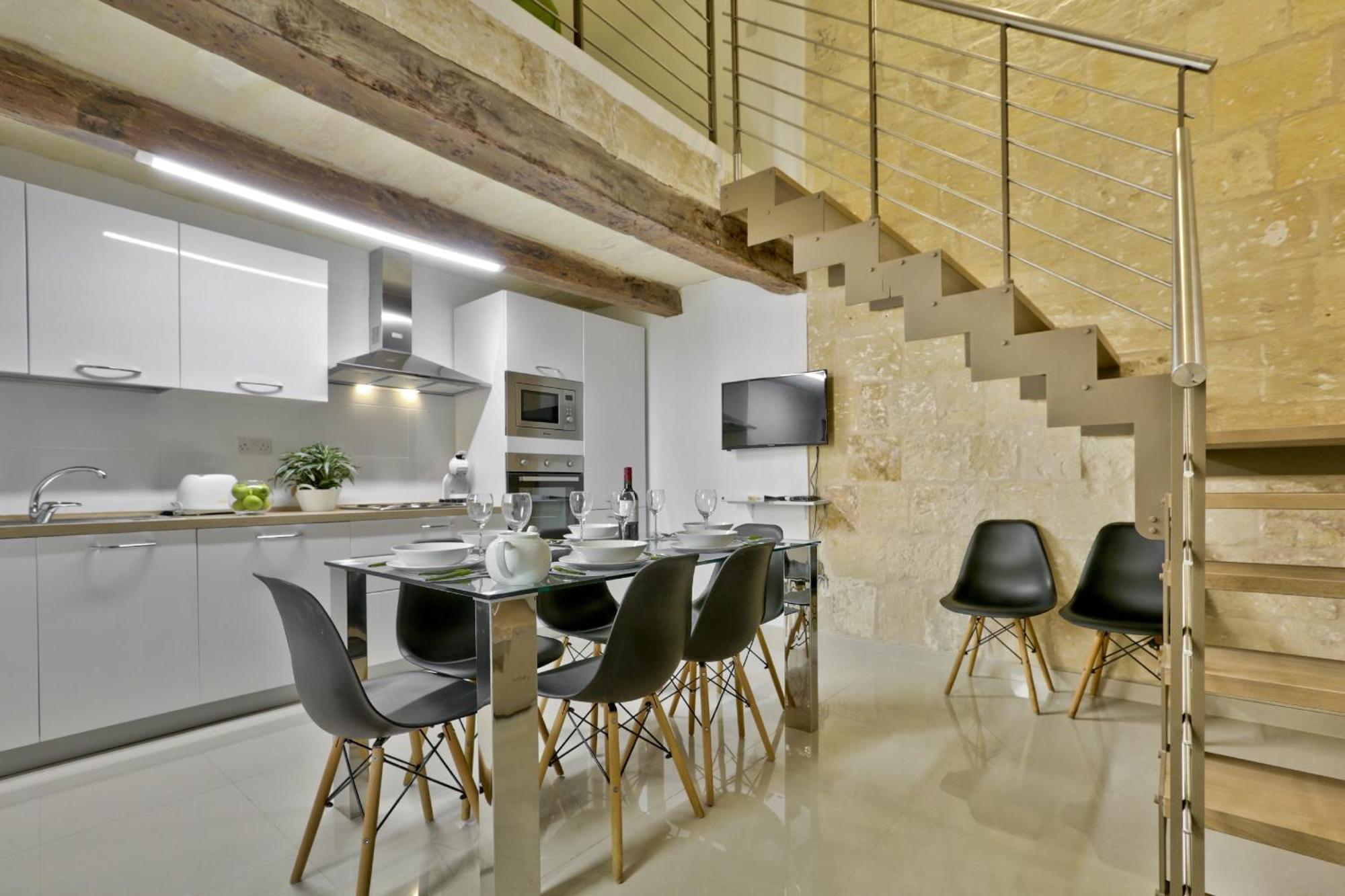 Exquisite 3-Bedroom Duplex Penthouse With Jacuzzi In Valletta Centre Ngoại thất bức ảnh