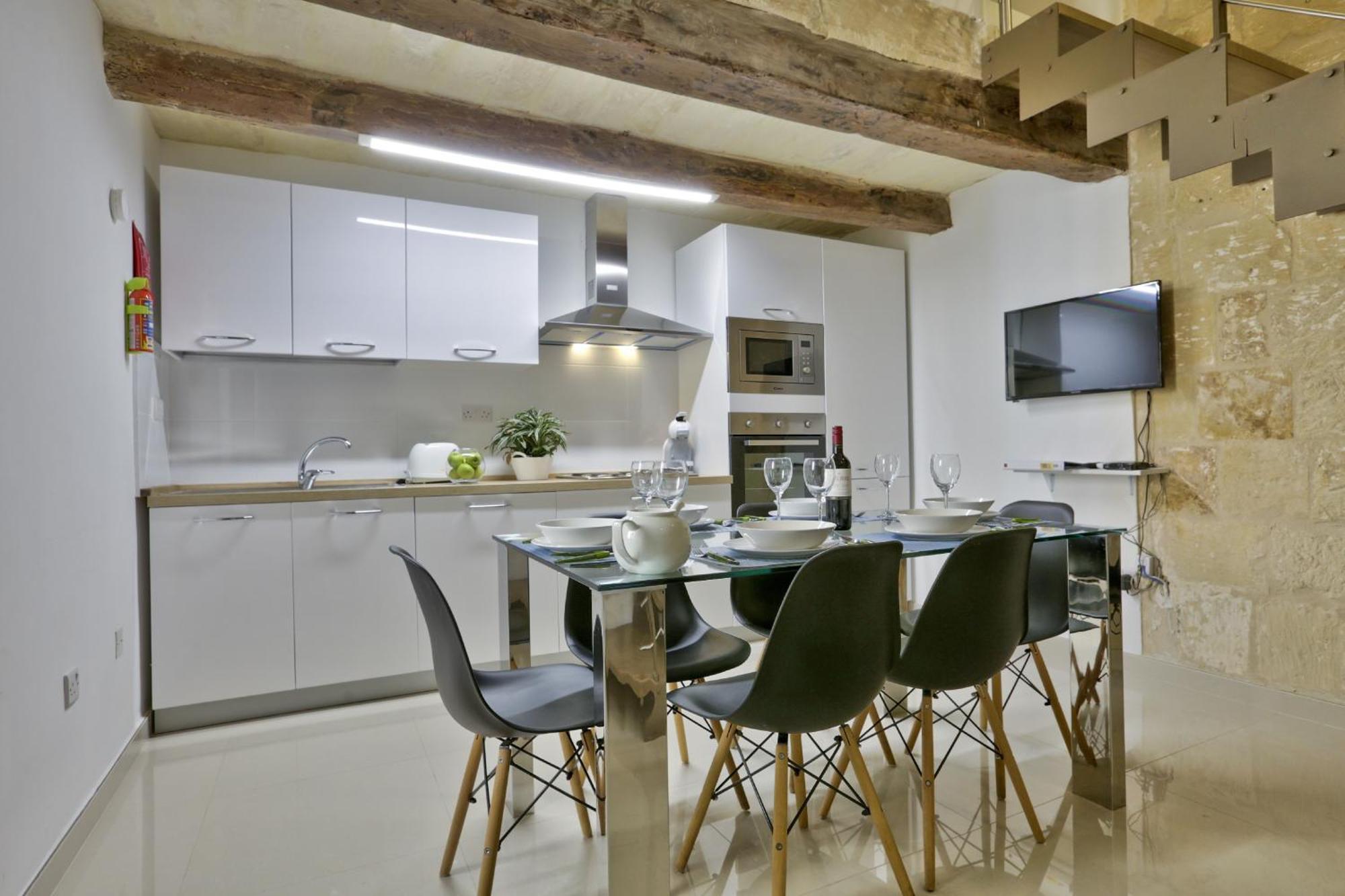 Exquisite 3-Bedroom Duplex Penthouse With Jacuzzi In Valletta Centre Ngoại thất bức ảnh