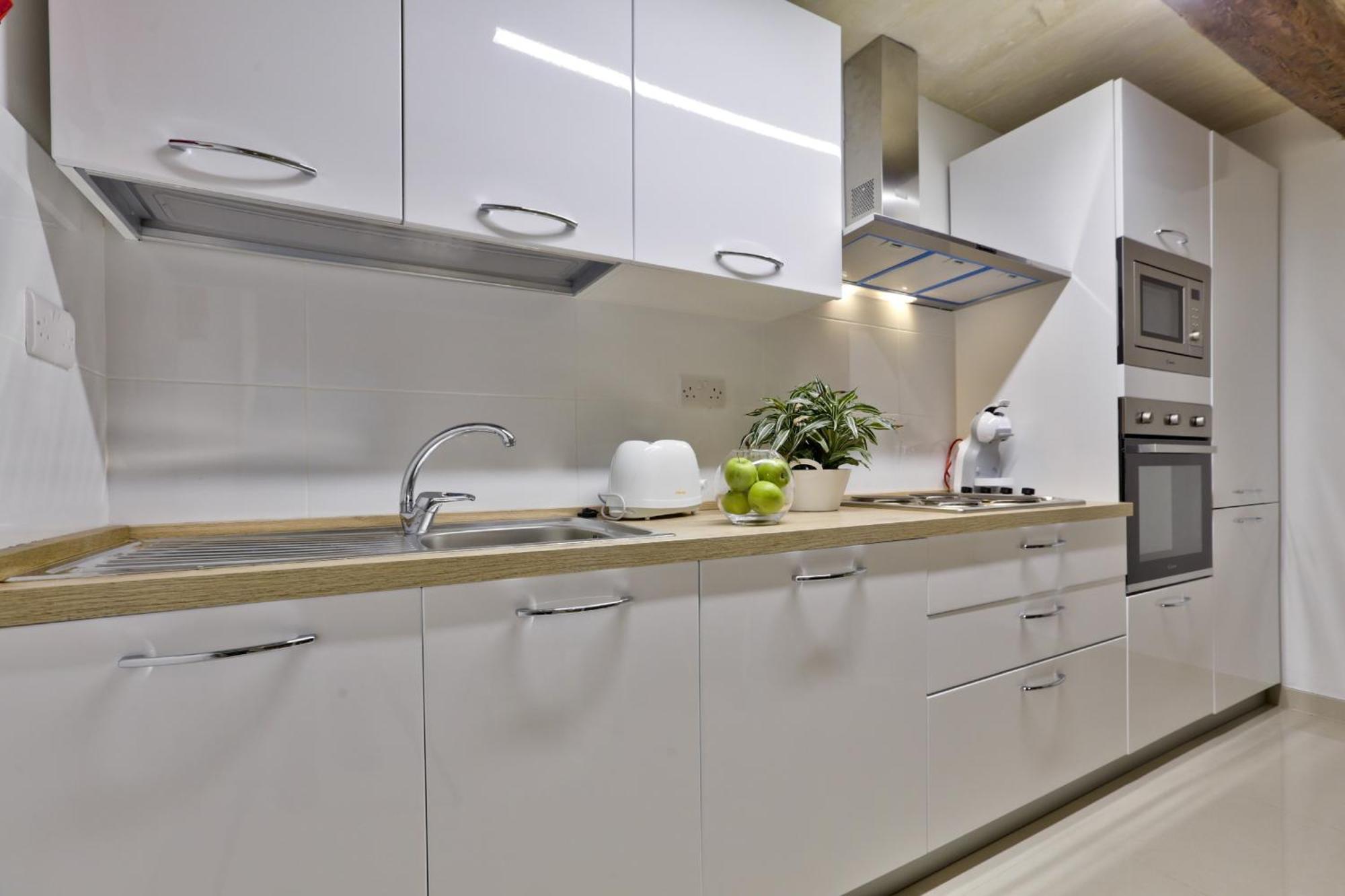 Exquisite 3-Bedroom Duplex Penthouse With Jacuzzi In Valletta Centre Ngoại thất bức ảnh