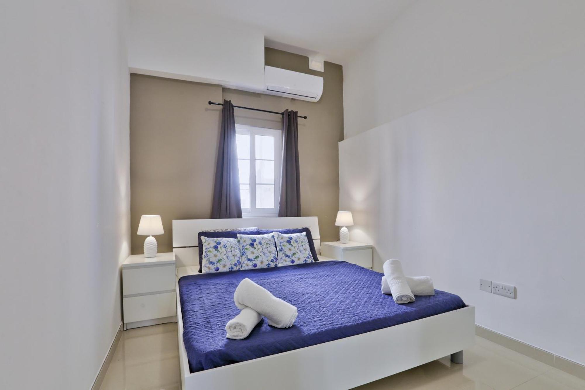 Exquisite 3-Bedroom Duplex Penthouse With Jacuzzi In Valletta Centre Ngoại thất bức ảnh